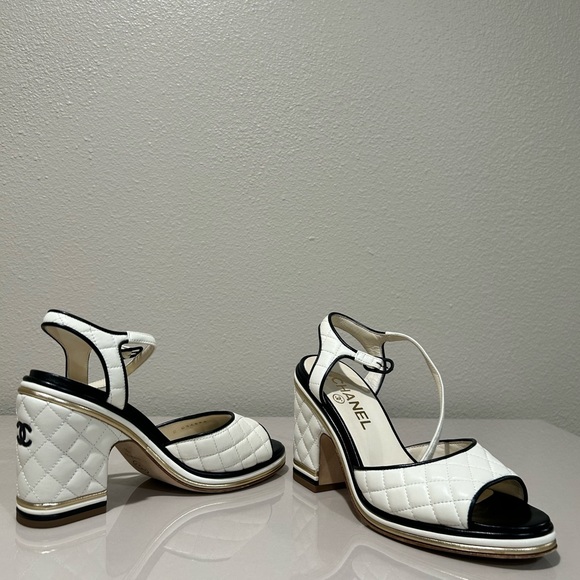 Chanel QUILTED LEATHER SANDALS CHANEL Matelasse Ankle
Strap Sandals Cream - Picture 2 of 8